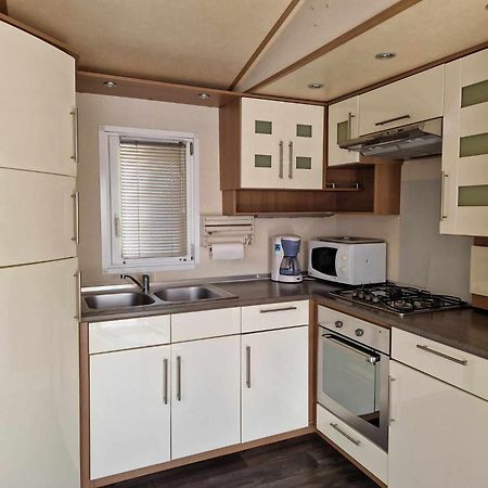 Camping Le Clos De Balleroy Екстер'єр фото