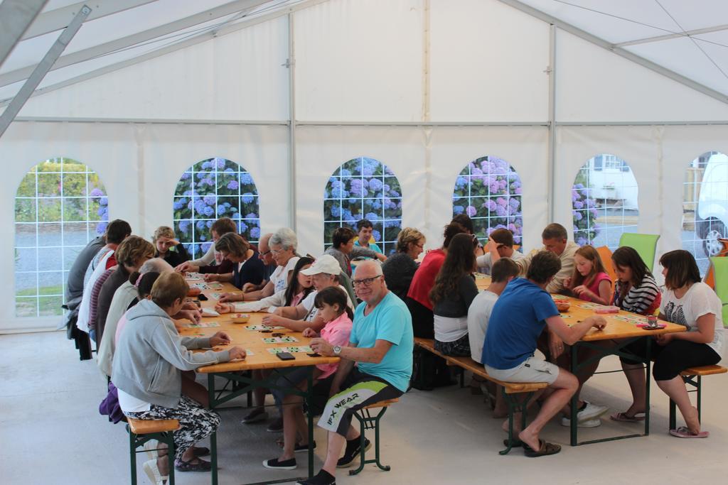 Camping Le Clos De Balleroy Екстер'єр фото