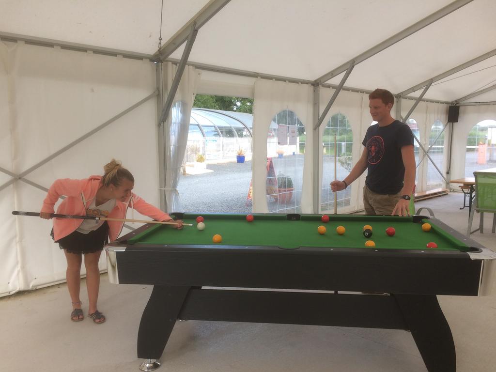 Camping Le Clos De Balleroy Екстер'єр фото